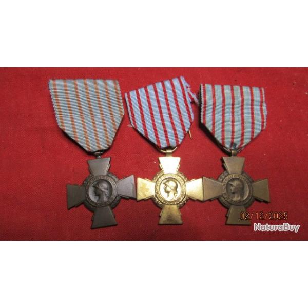 une au choix m�daille croix combattant bronze brillant ruban clair d'origine ou ruban plus fonc�
