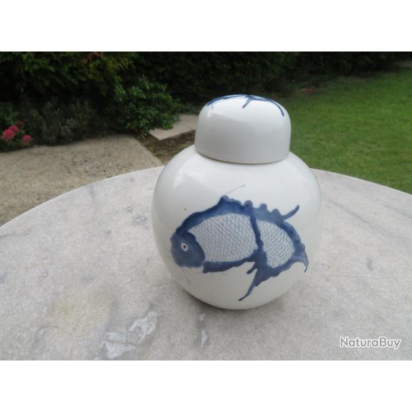 pot de gingembre vintage a d�cor peint de couleur bleu et blanc de poisson carpe ko� - (XX�)