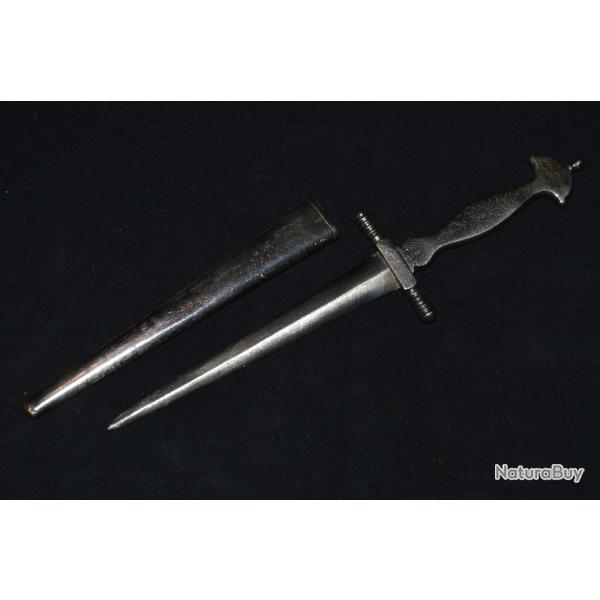PETITE DAGUE ANTIQUE-STYLET ENTIEREMENT EN FER-EPOQUE XVIII� SIECLE-COUTEAU-POIGNARD