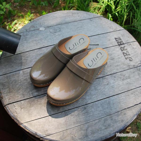 Sabot femme et homme su�dois bois et cuir vernis vernis marron glac�