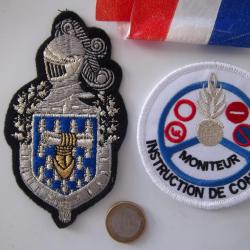 lot collection &eacute;cussons militaire gendarmerie insignes tissu
