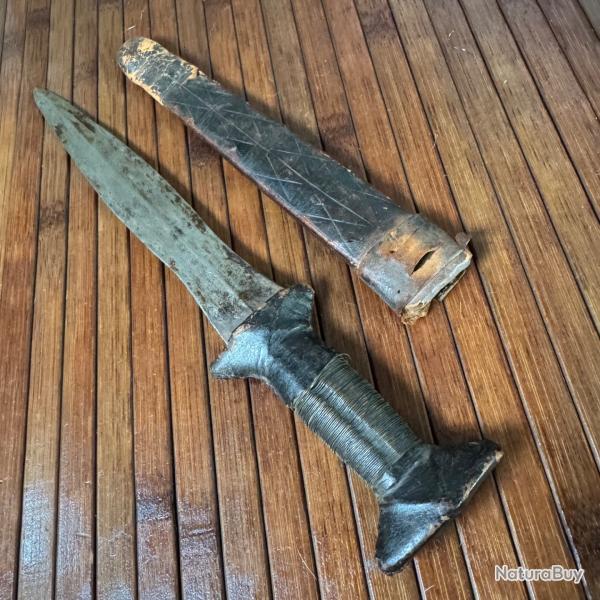 POIGNARD ETHNIQUE TRIBAL AFRIQUE