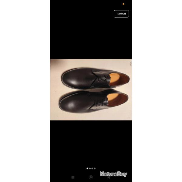 Chaussures basses noires neuves