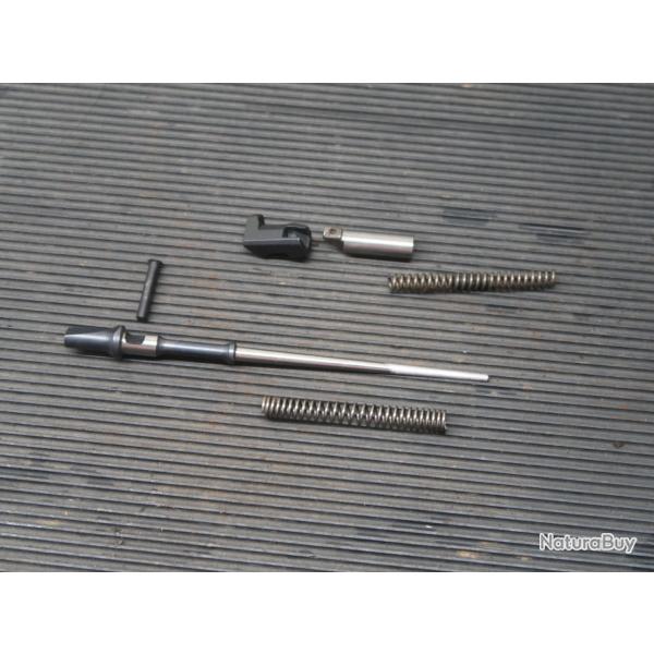 Lot de pices pour fusil d'assaut inconnu, FN FAL mtrique ? Ref @