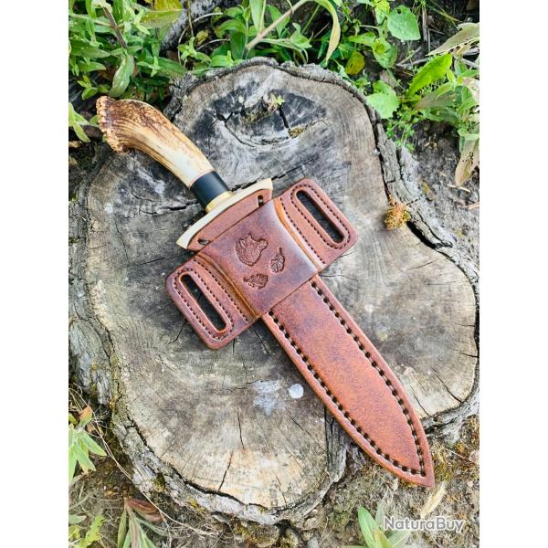 dague de chasse d'artisan / bois de cerf et bne marbr
