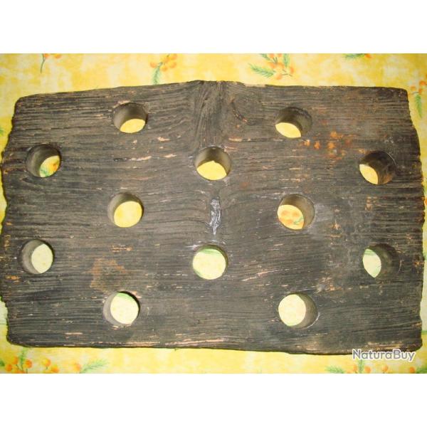 PALETTE EN BOIS DE 12 GRENADES 1882.OBJET DE 1914