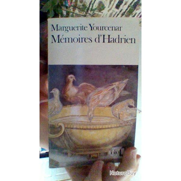 M�moires d'Hadrien par Marguerite Yourcenar - Folio -