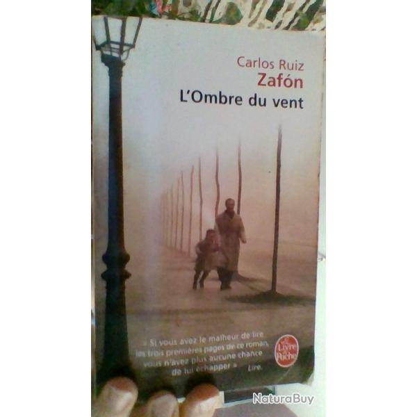 L'ombre du vent par Carlos Ruiz Zafon -  Le livre de poche -