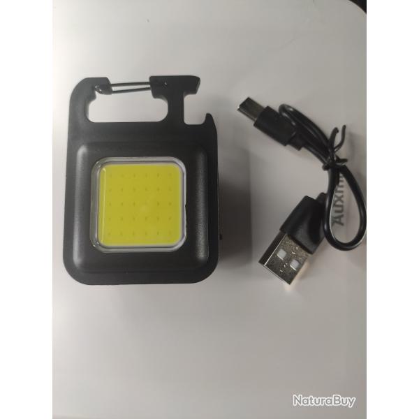 Mini lampe LED Porte-cls lumire de poche avec ouvre bouteille de Camping USB Rechargeable