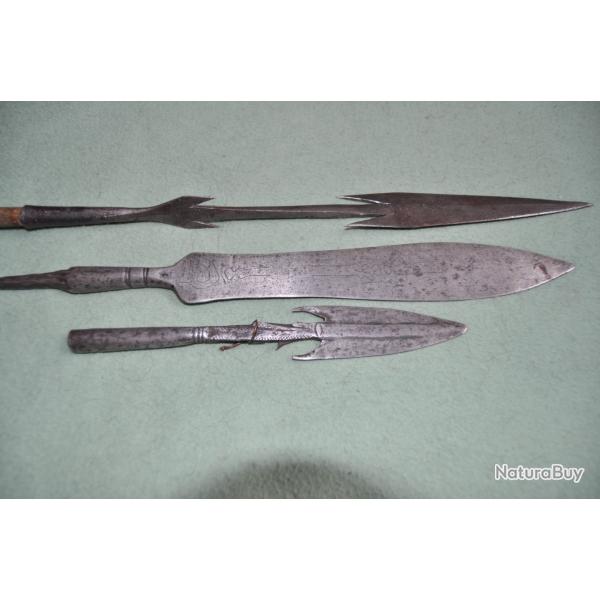 3 fers de lance Africains , Vietnamien .pieces anciennes
