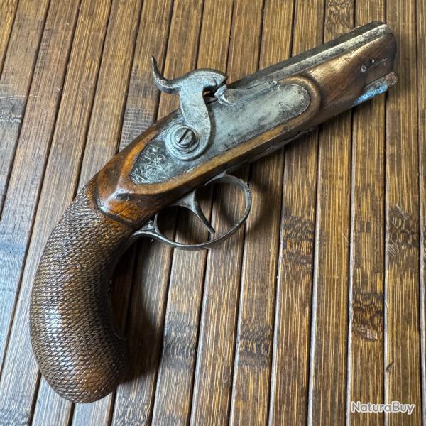 PETIT PISTOLET PERCUSSION DE TYPE OFFICIER PLATINE GRAV� D'UNE TOILE D'ARAIGN�E SYMBOLE �TAT MAJOR
