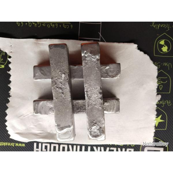 Lot de 8 lingots de plomb � fondre mal coul�