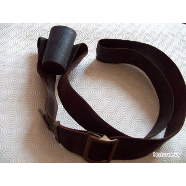 porte drapeau cuir noir retourn� cot� chaire 1870