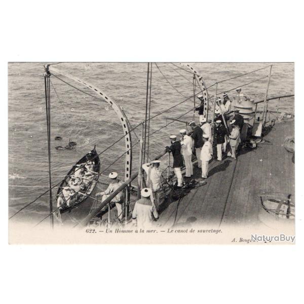 CPA - Marine Militaire - UN HOMME A LA MER CANOT DE SAUVETAGE MARINE N�3209