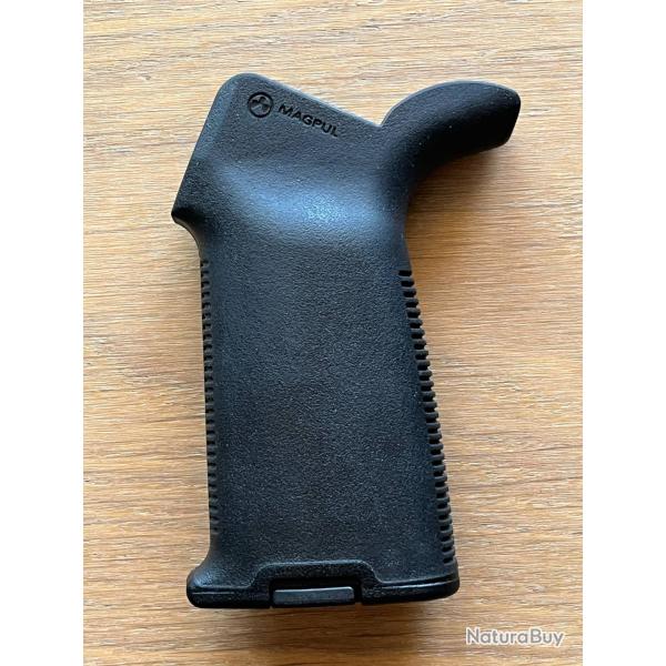 POIGNEE AR 15 MAGPUL MOE + NOIR