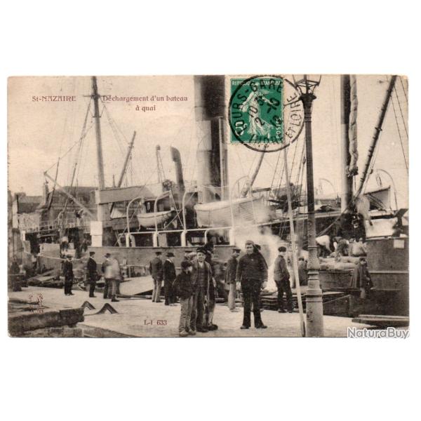 CPA - Marine ST- NAZAIRE  D�chargement  d'un bateau a quai N�3157