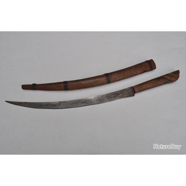 ancien poignard en bois art ethnique