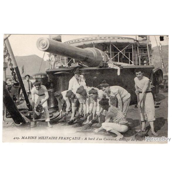 CPA - MARINE DU GUERRE FRAN�AISE - A bord d'un Cuirasse Lavage du Pont  - N�3243