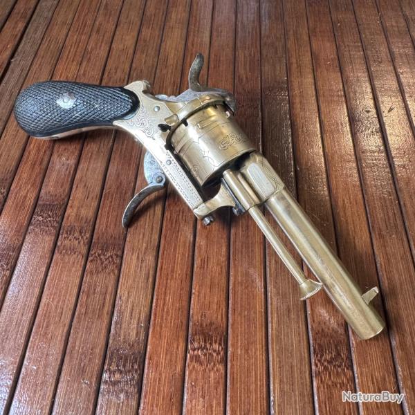 RARE REVOLVER A BROCHE DE LUXE ENTI�REMENT EN BRONZE AVEC GRAVURES ET PLAQUETTES EN EB�NE
