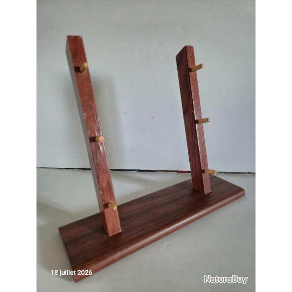 Pr�sentoir Muela bois (vide) pour pr�senter 3 grands couteaux   ou dague, ...