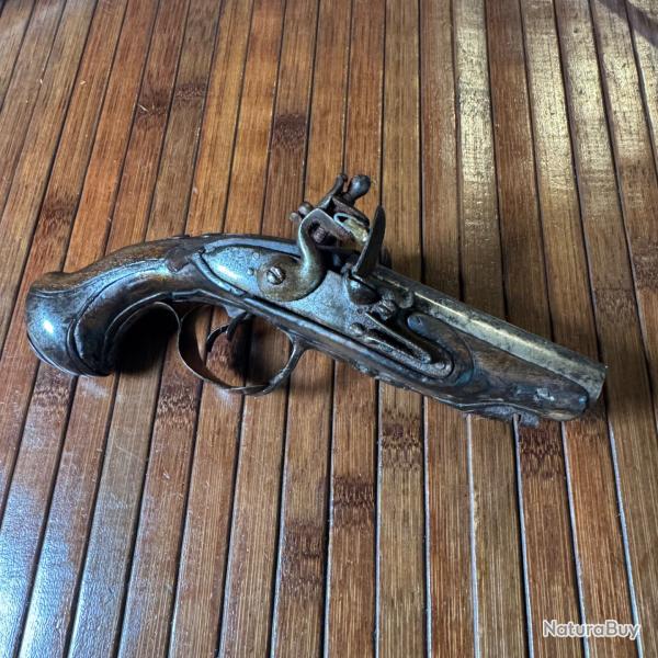 RARE PISTOLET JUXTAPOS�S A SILEX DE GOUSSET XVlll �me