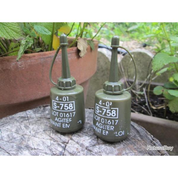 lot 2 burettes famas , d huile rempli pour armes,dodge jeep etc (etg)