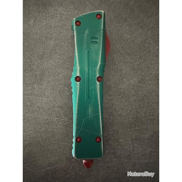 Microtech Bounty Hunter