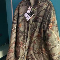 Veste de chasse neuf  camouflage,  doubl&eacute;e polaire avec capuche, chaude    3xl