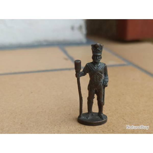 FIGURINE KINDER METAL SOLDAT CANNONIER  METALLFIGUR