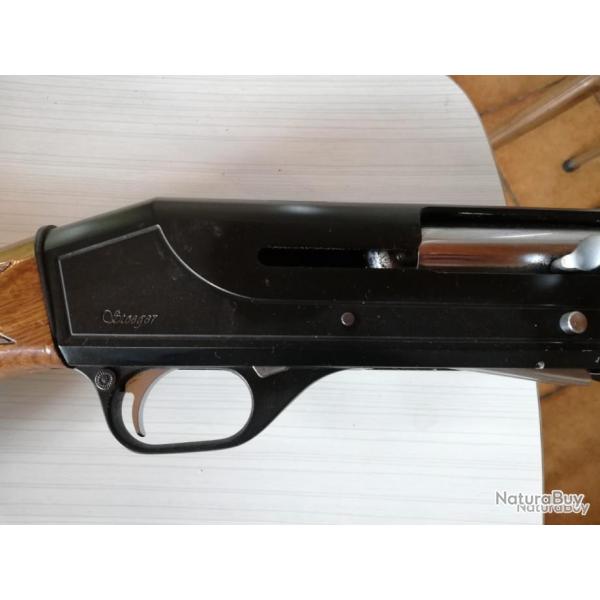 Fusil semi automatique stoeger model 2000