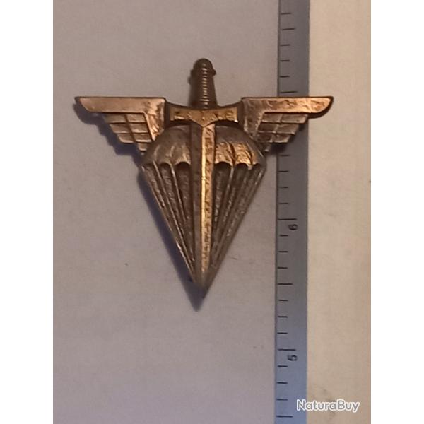 Insigne de la base-�cole des troupes a�roport�es (BETAP)