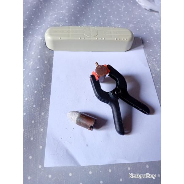 2 munitions  cal.12 pour revolver �  broche