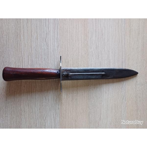 poignard " Pataud " avec son fourreau