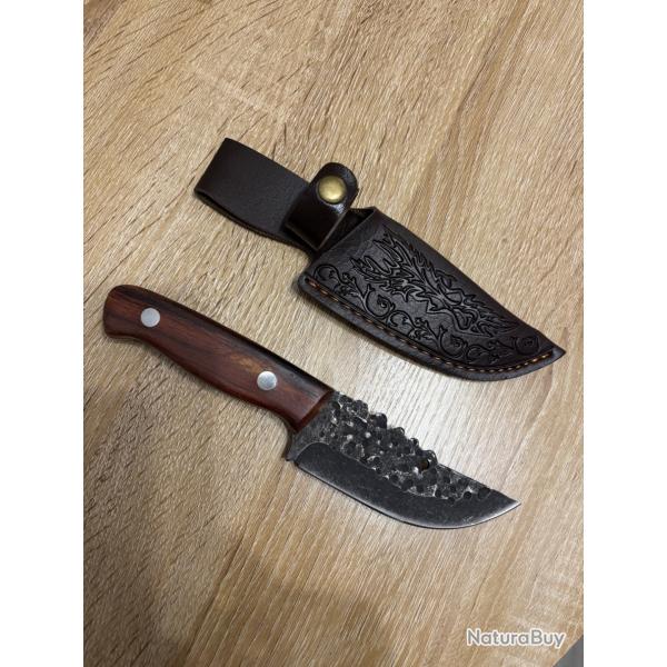 Couteau avec tui marron couteau droit