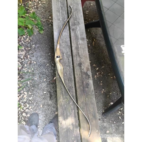 Arc traditionnel droitier 62 livres