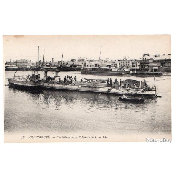 CPA - Marine Militaire - CHERBOURG -Torpilleur dans l'Avant - Port N�3390