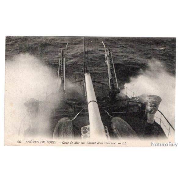 CPA -Marine Militaire -SC�NES DE BORD -Coup de Mer sur lavant d'un Cuirasse N�3394