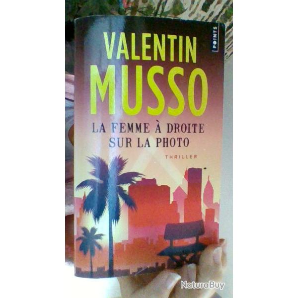 Le femme a droite sur la photo par Valentin Musso - Points -