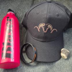 lot blaser gourde casquette boule bracelet