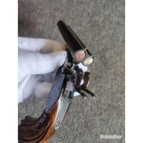 Magnifique pistolet de vnerie juxtapos 12mm  broche entirement grav main + 2 cartouches 12mm