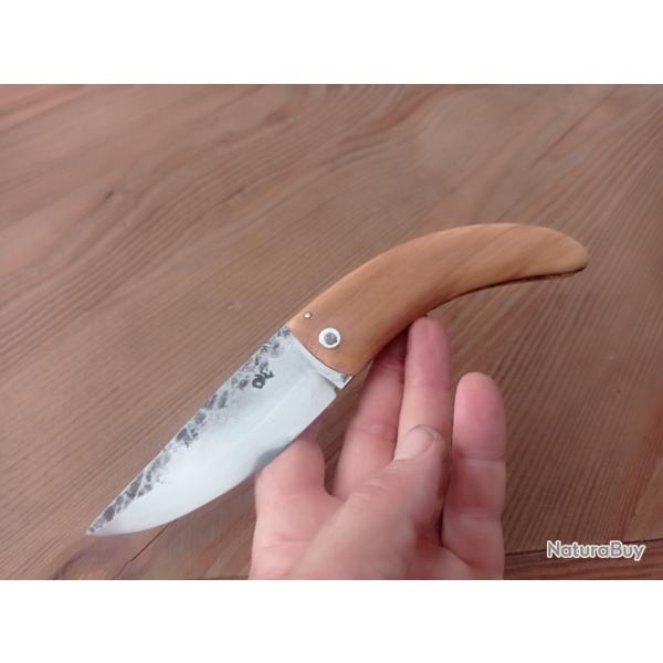 Couteau pliant deux clous forg� en acier carbone bois d'olivier