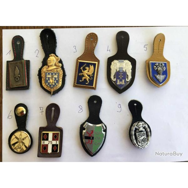 INSIGNES PUCELLES MILITAIRES -- 1 LOT DE 9