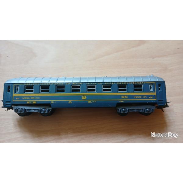 Wagon voyageurs Lima (2)