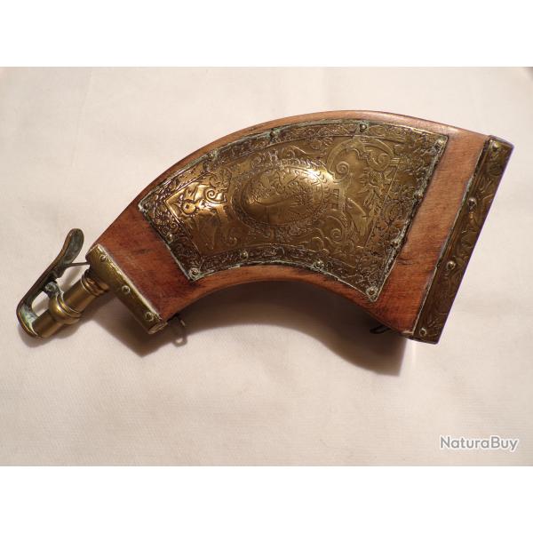 Tr�s belle poire � poudre XVIII�me