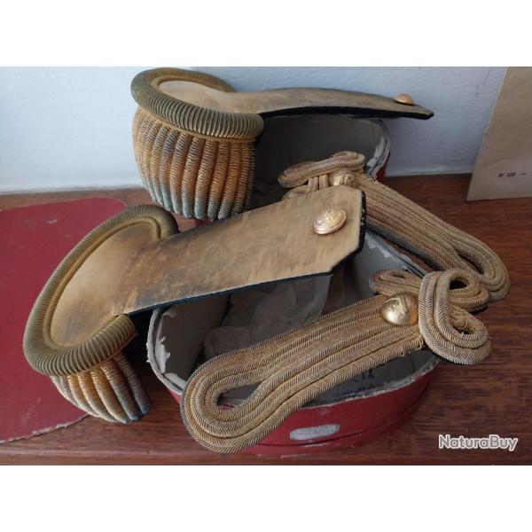 Epaulettes + �paulettes tr�fles et boite Colonel 28 i�me Artillerie