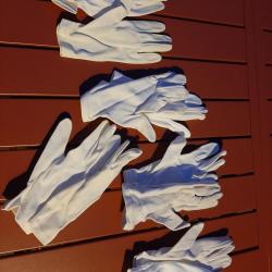 5  paires de gants blancs officiers tailles diverses