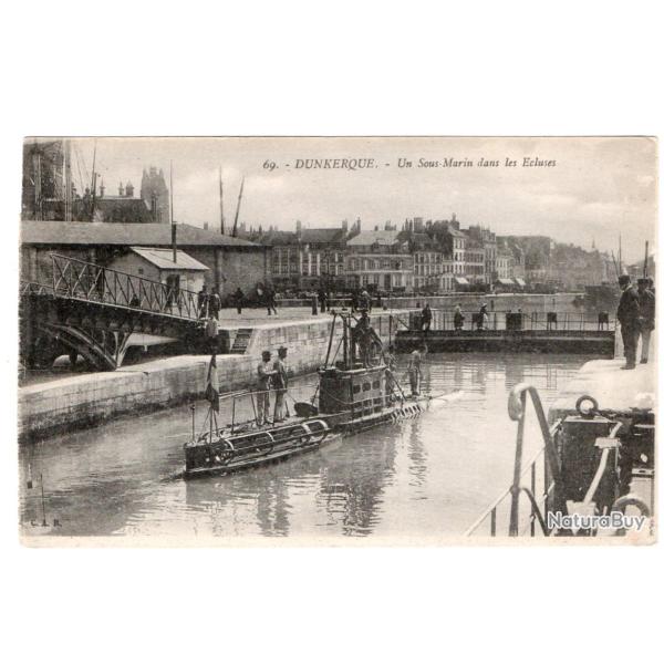 CPA - Marine Militaire - "DUNKERQUE"- Un Sous-Marin dans les �cluses  N�3453