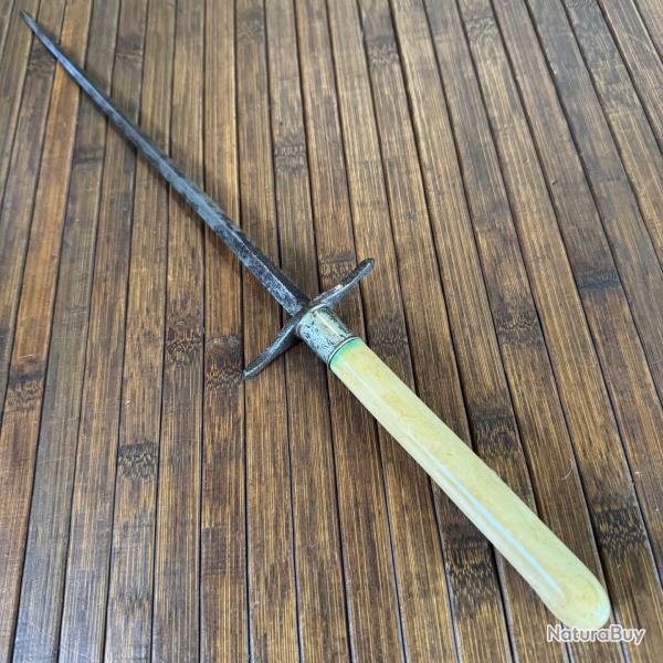 TR�S GRANDE DAGUE STILET XVlll �me FUS�E IVOIRE