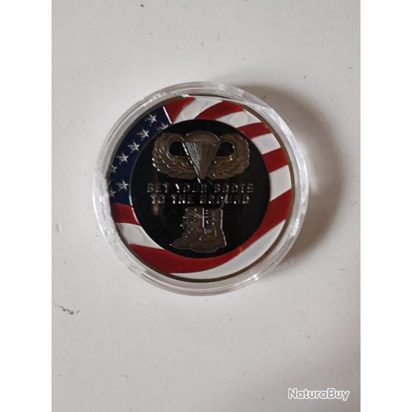 BADGE METAL "GET YOUR BOOTS TO THE GROUND"