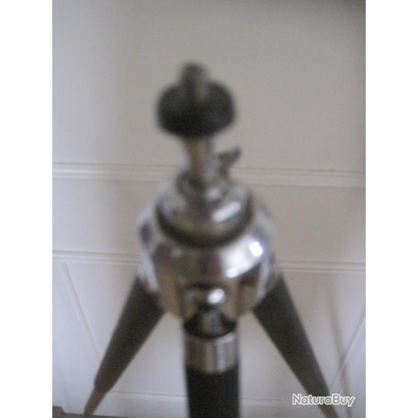 ANCIEN TREPIED POUR APPAREIL PHOTO OU LONGUE VUE
